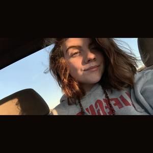 Meet your Posher, Mia